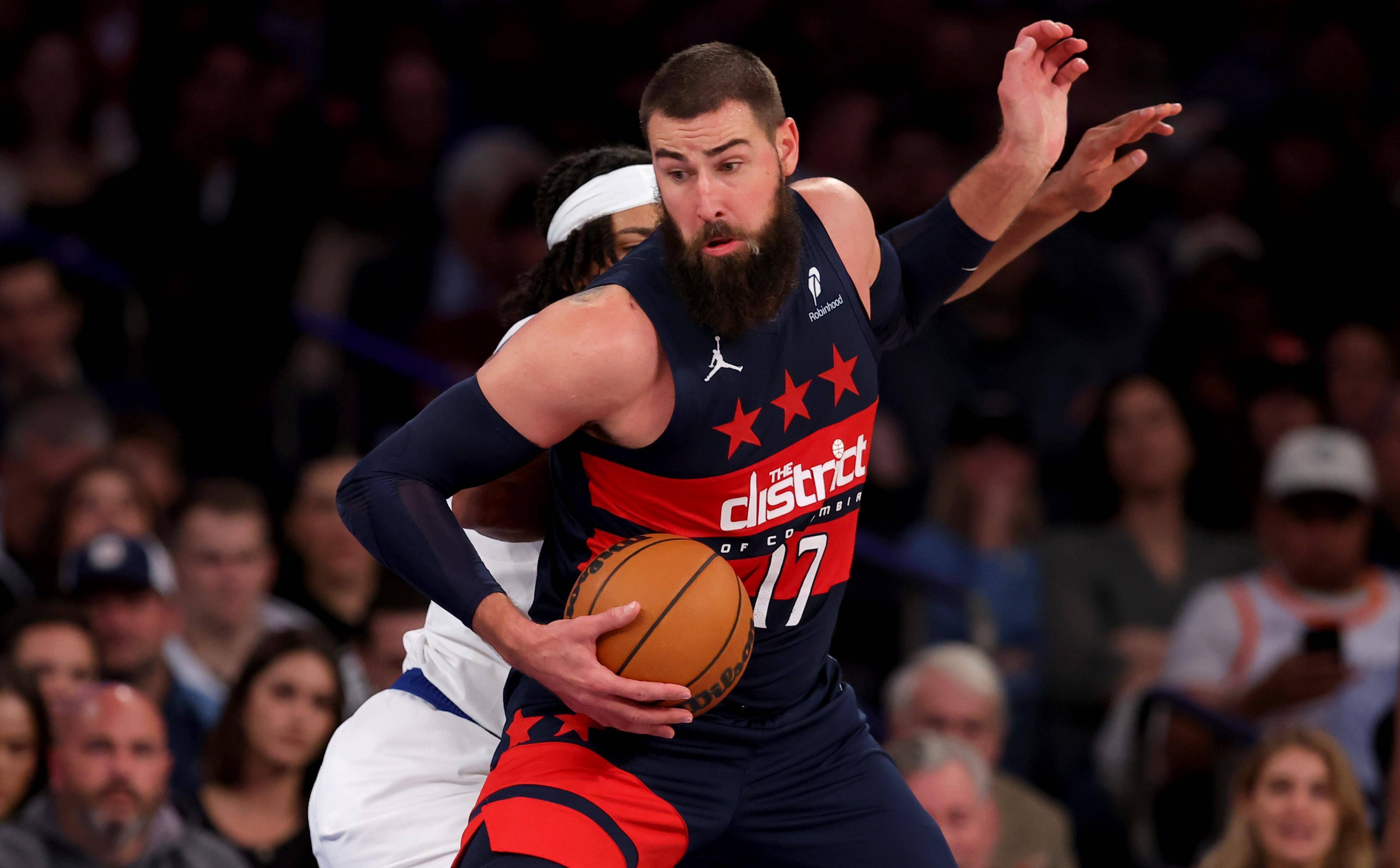 接受赛后采 接受赛后采