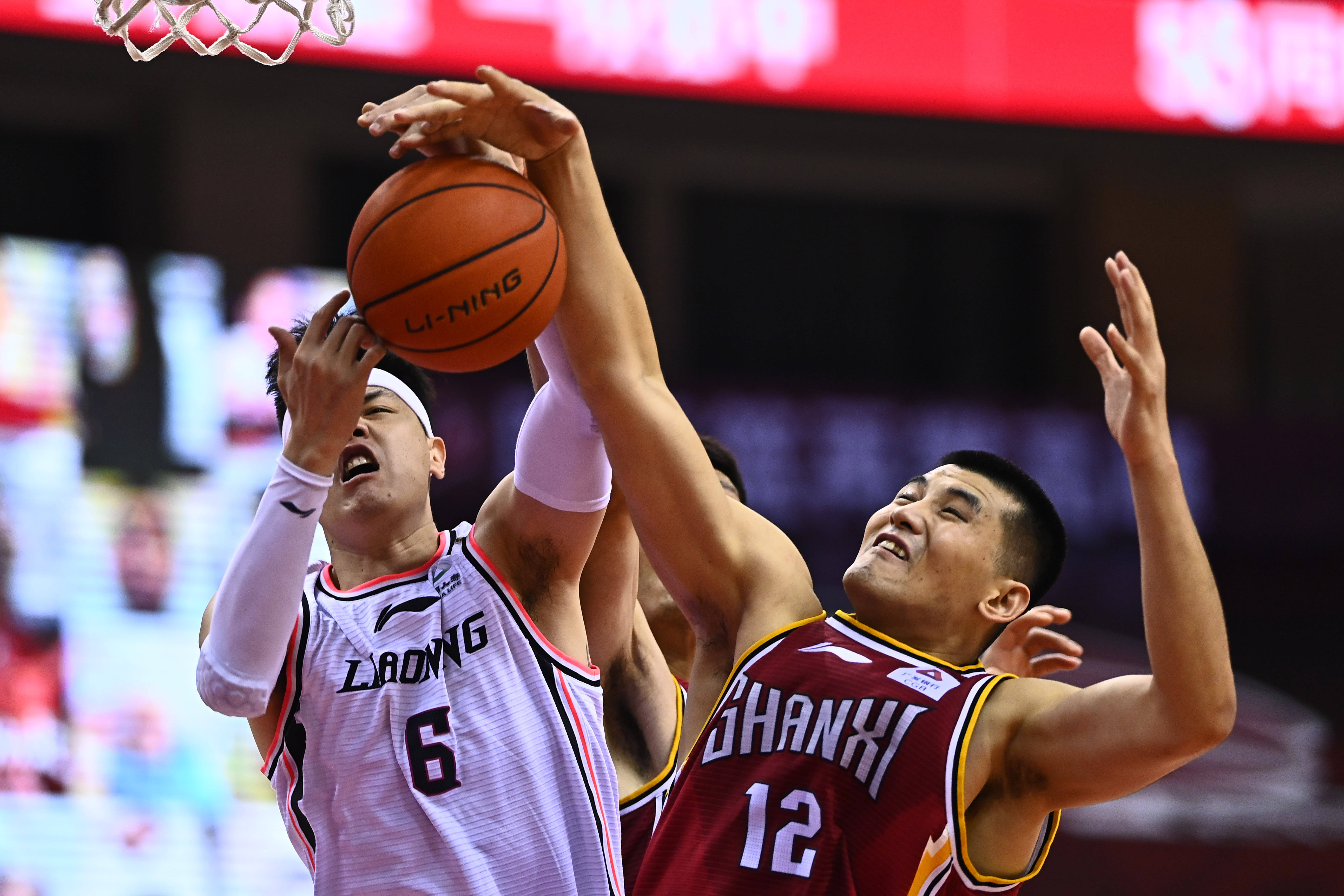 他稳稳助跑 他稳稳助跑