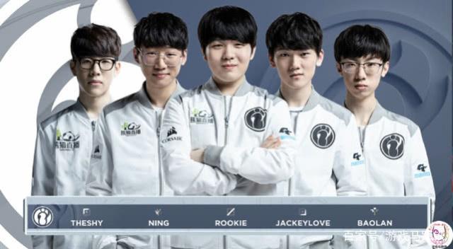 中国队中场 中国队中场