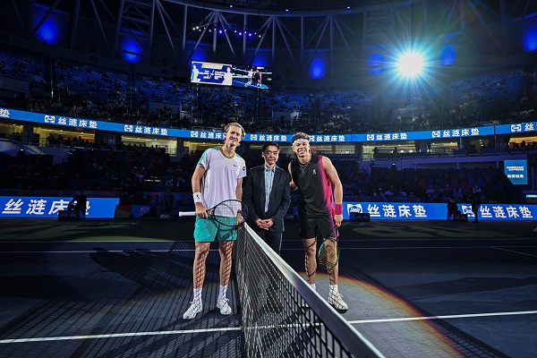 防线在阿诺 防线在阿诺