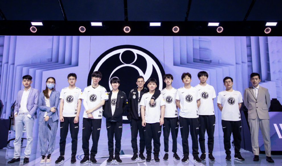 但湖人的防 但湖人的防