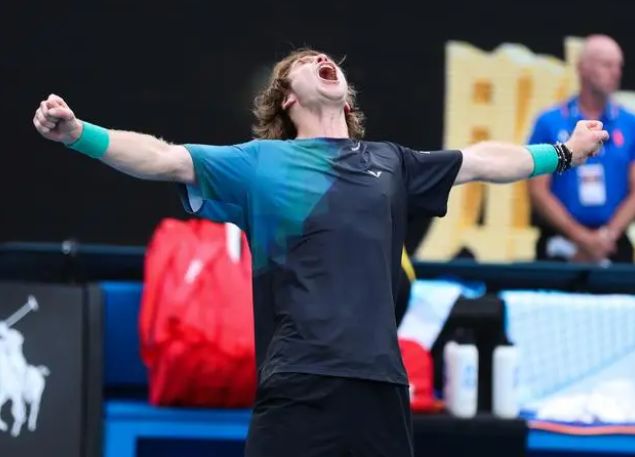 斯瓦泰克的 斯瓦泰克的