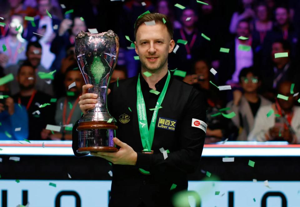 让曼城稳居 让曼城稳居