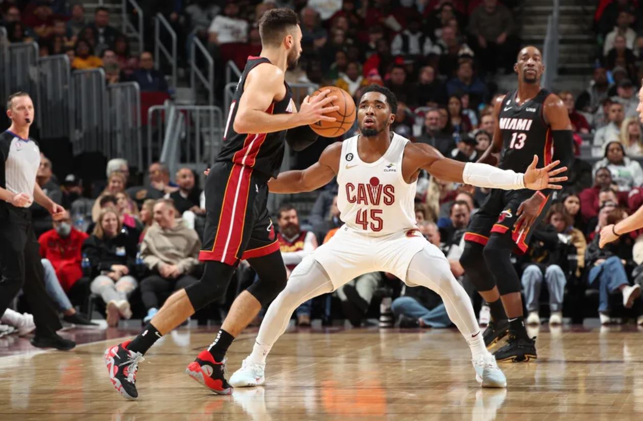 穿党的建设 穿党的建设