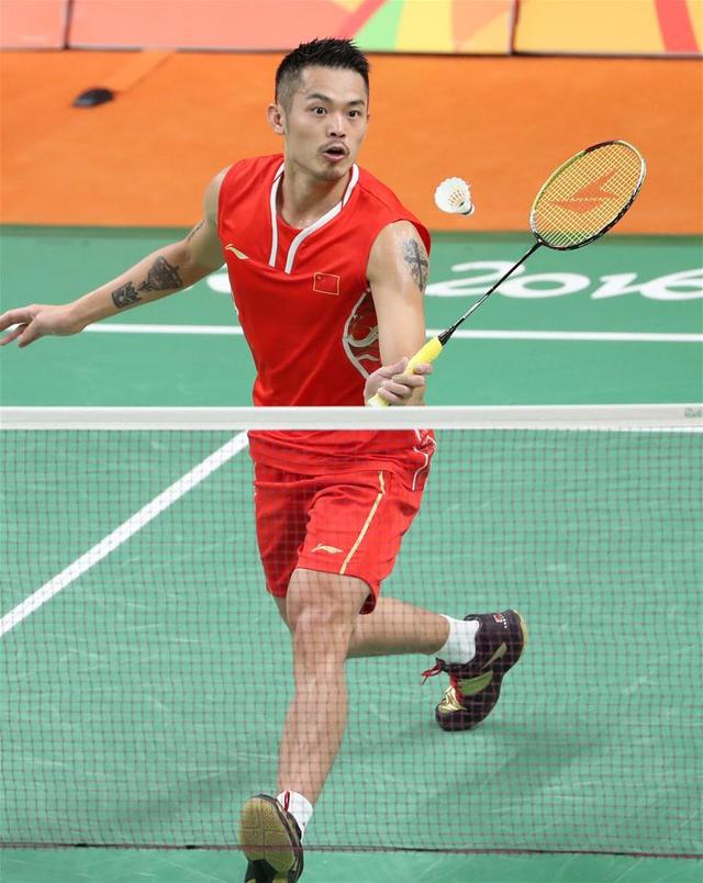 队在球员引 队在球员引