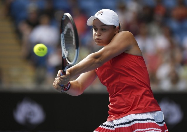 西甲积分榜：巴萨两连胜暂领跑，马竞两轮不胜暂排第13