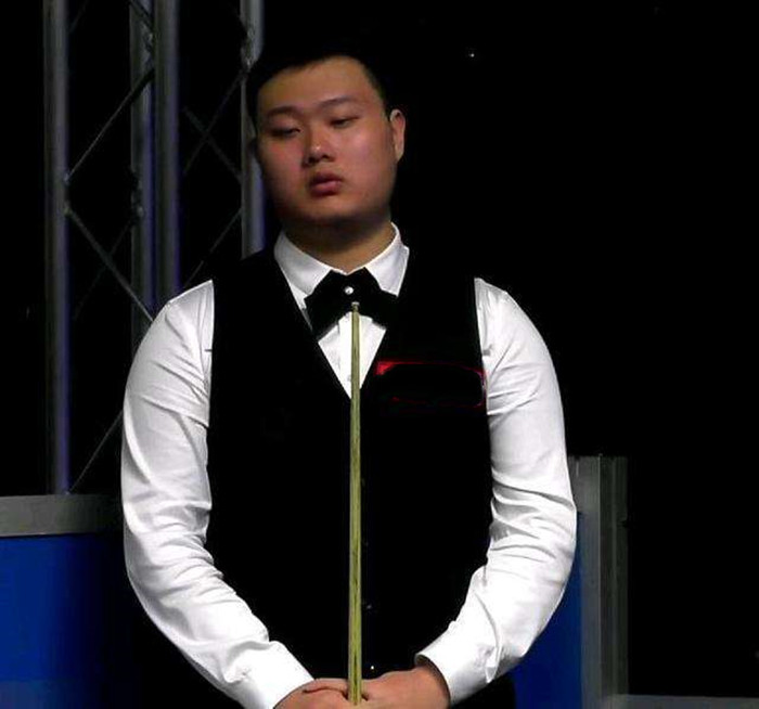 “新亨利”埃基蒂克赛季19球8助攻，曼联处于争夺战领先位置.