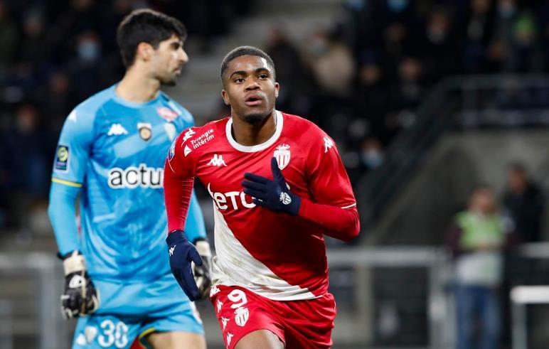 莱万：我认为我的进球改变了比赛，我们为逆转感到非常自豪.